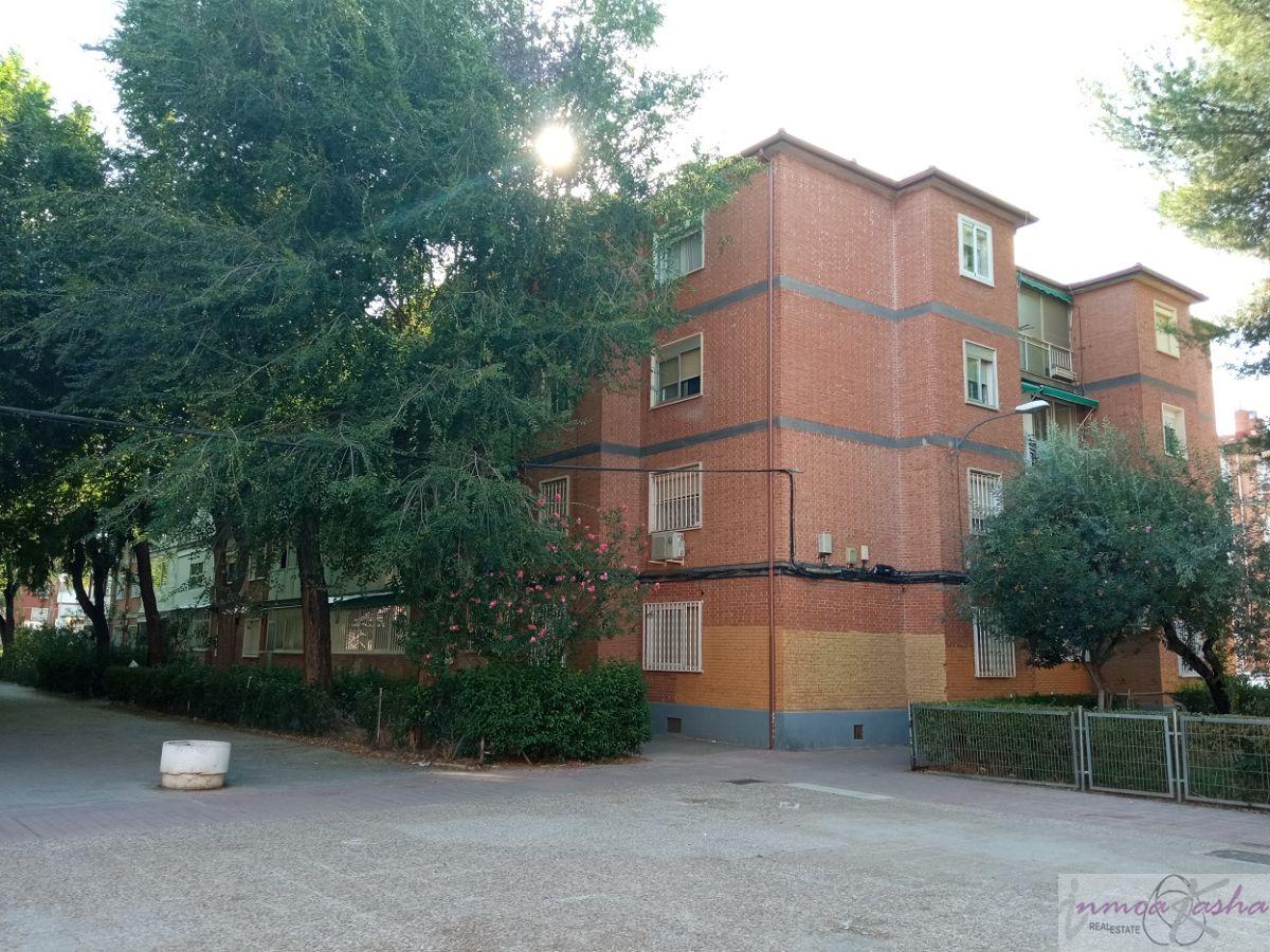 For sale of flat in Alcalá de Henares