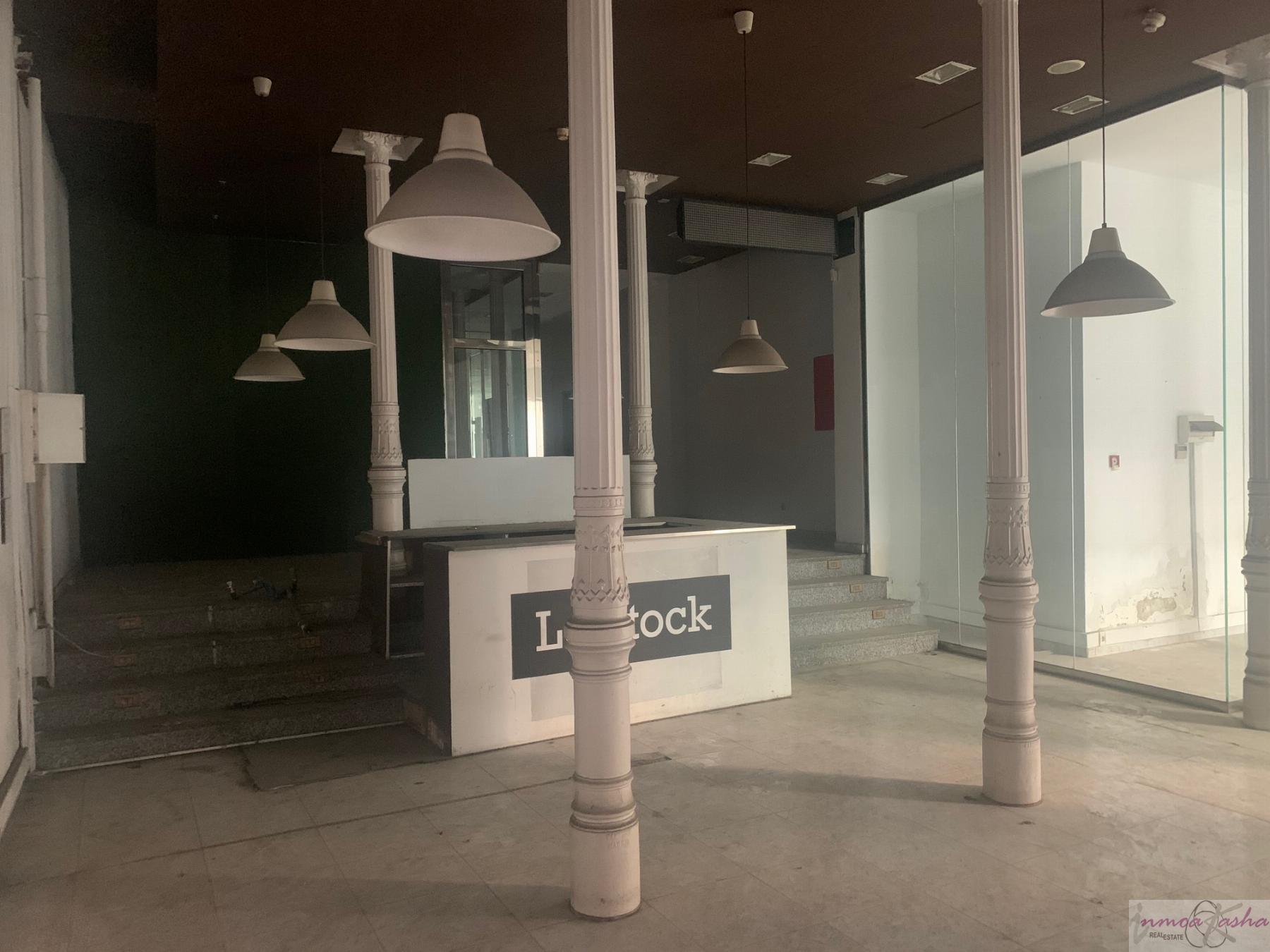 For sale of commercial in Madrid