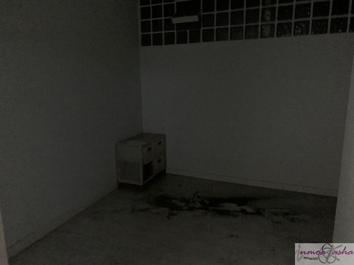 For sale of commercial in Madrid
