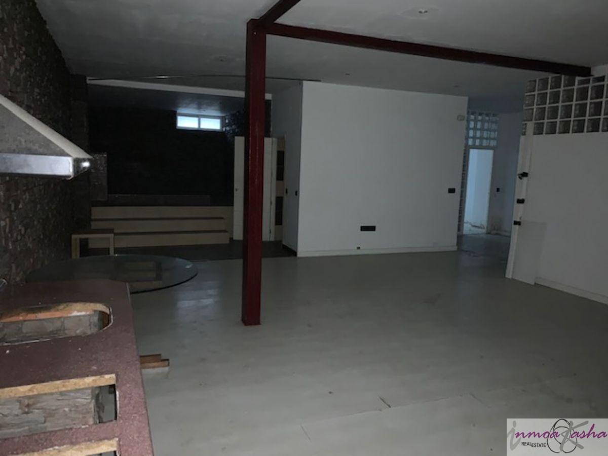 For sale of commercial in Madrid