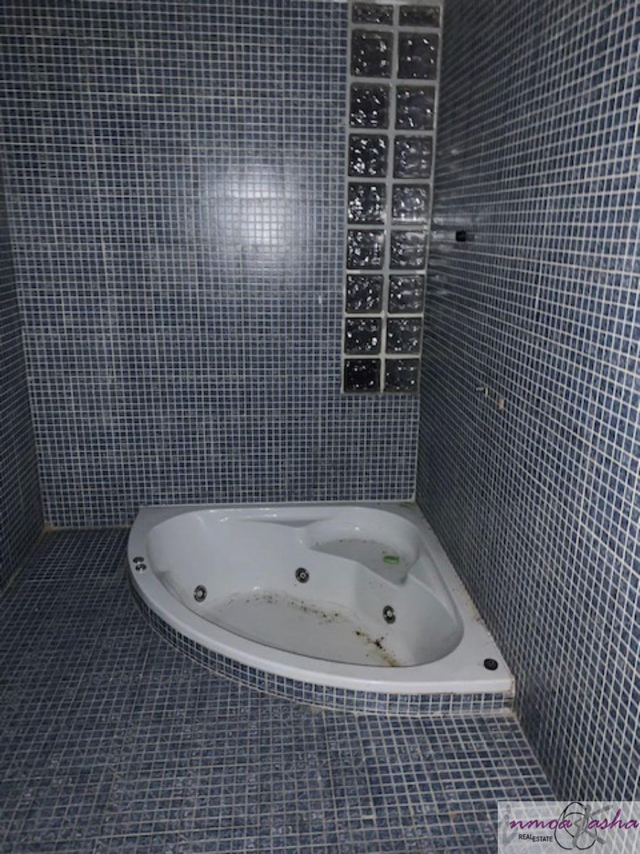 For sale of commercial in Madrid