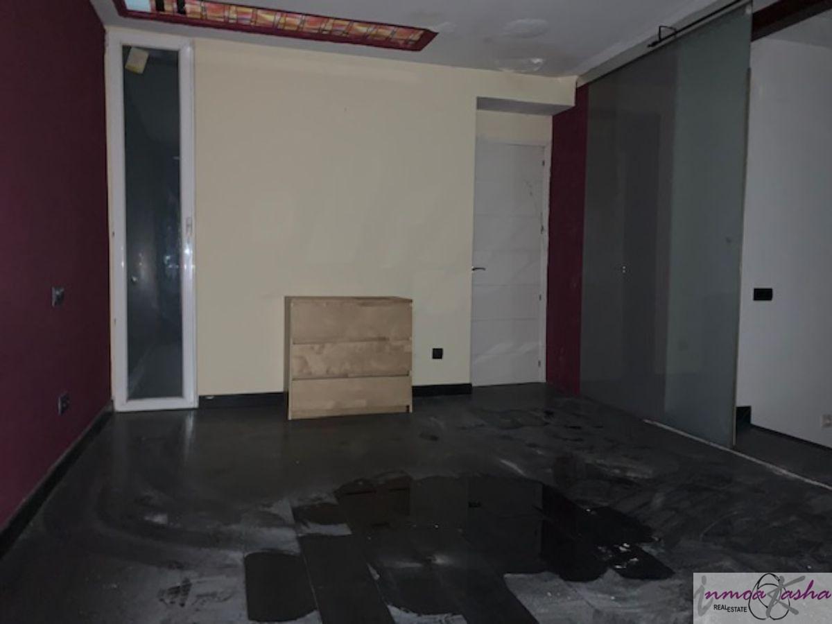 For sale of commercial in Madrid