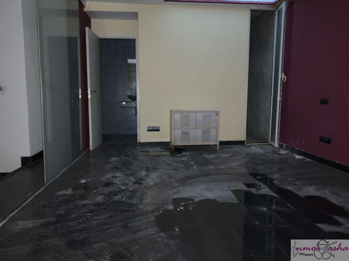 For sale of commercial in Madrid