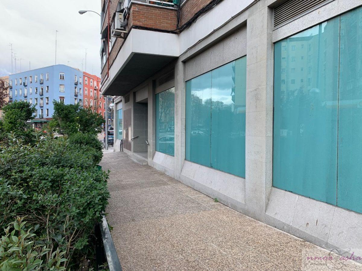 For sale of commercial in Madrid