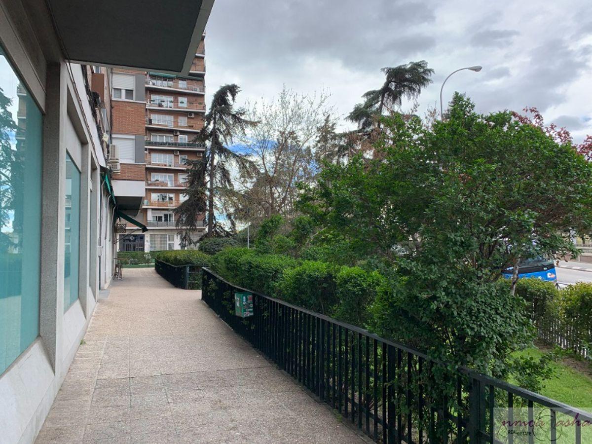 For sale of commercial in Madrid