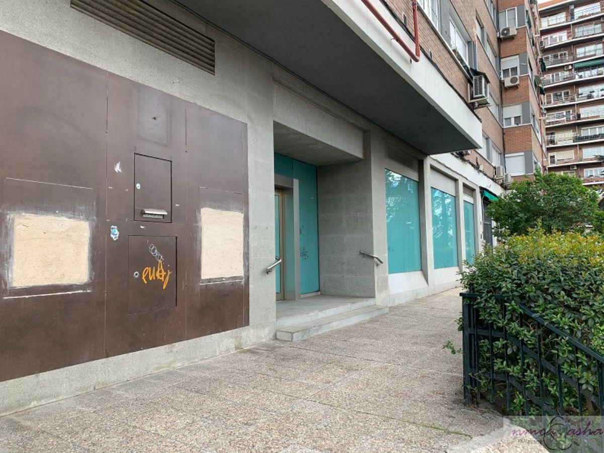 For sale of commercial in Madrid