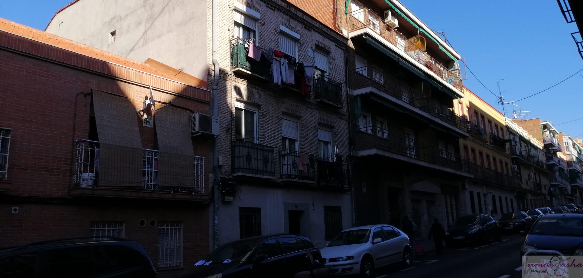 For sale of apartment in Madrid