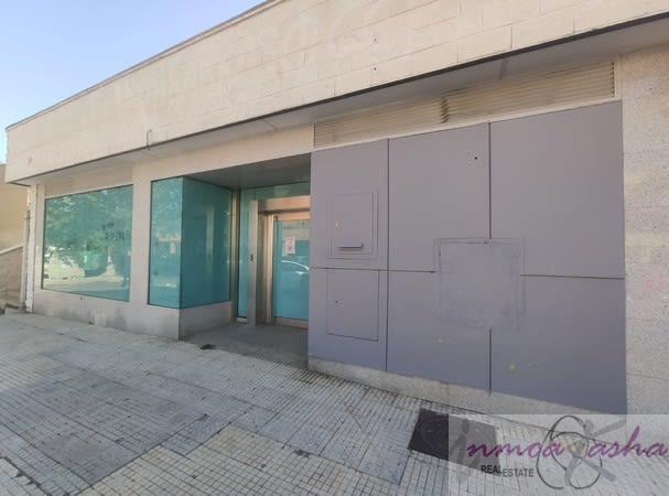 Venta de local comercial en Alcalá de Henares