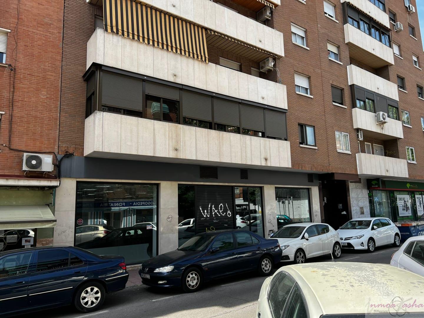 Venta de local comercial en Alcalá de Henares