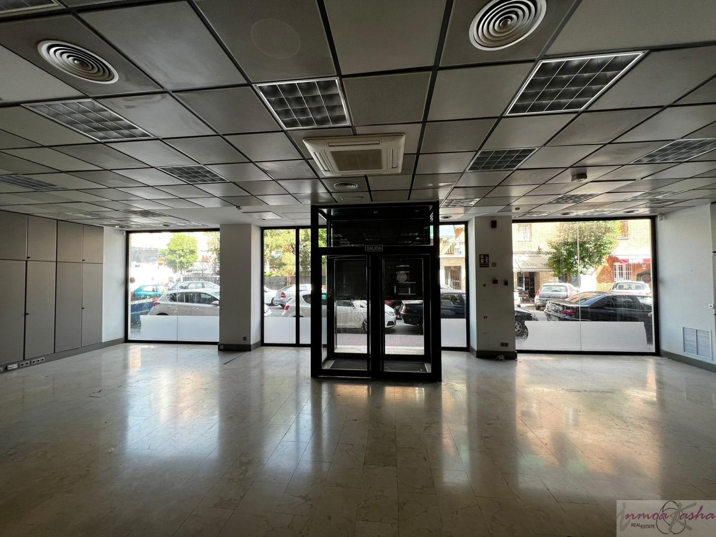 Venta de local comercial en Alcalá de Henares