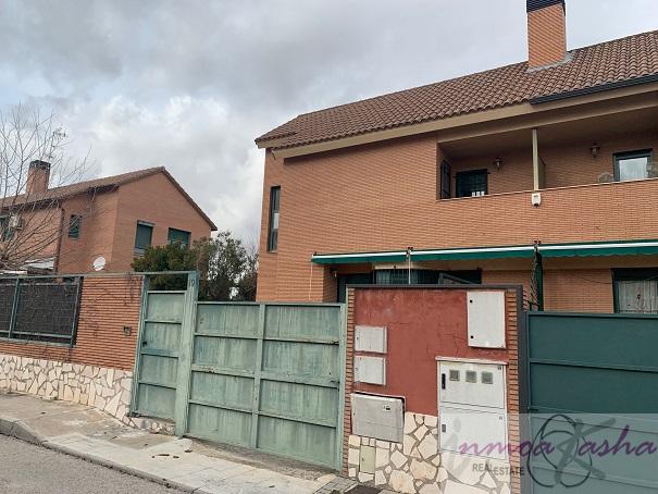 For sale of chalet in Aranjuez