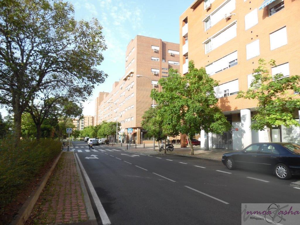 For sale of commercial in Madrid