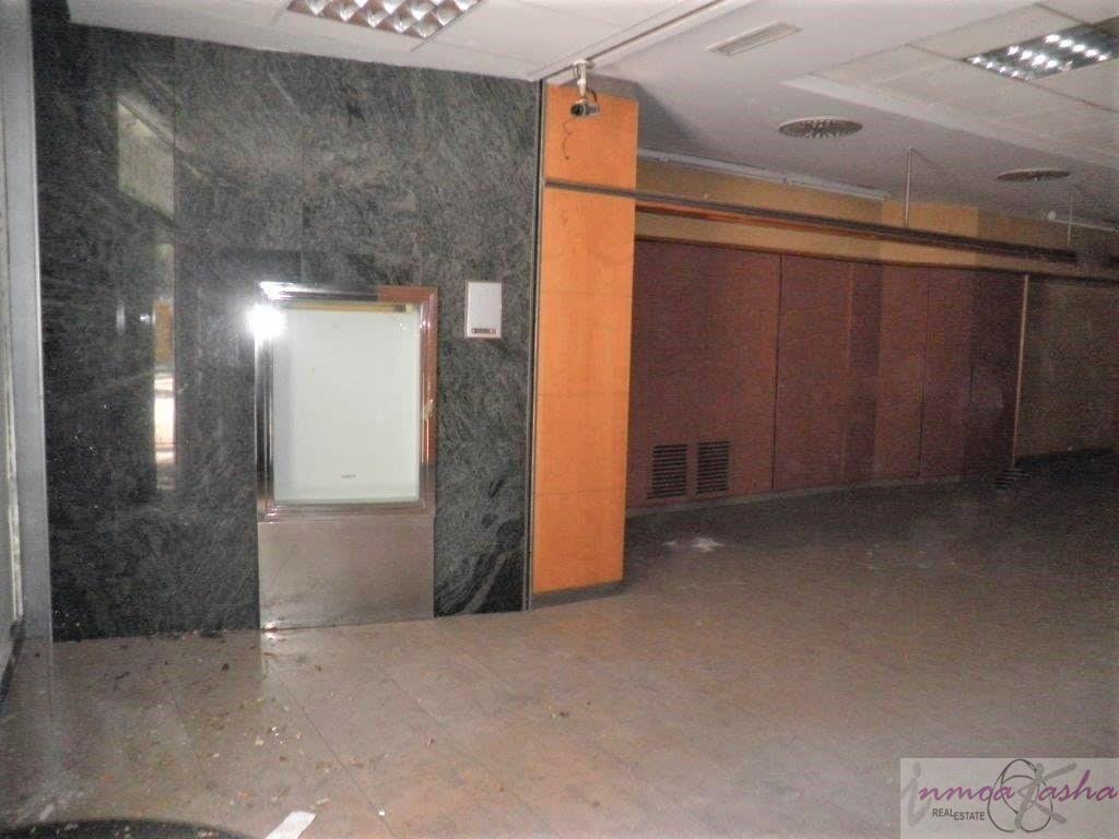 For sale of commercial in Madrid