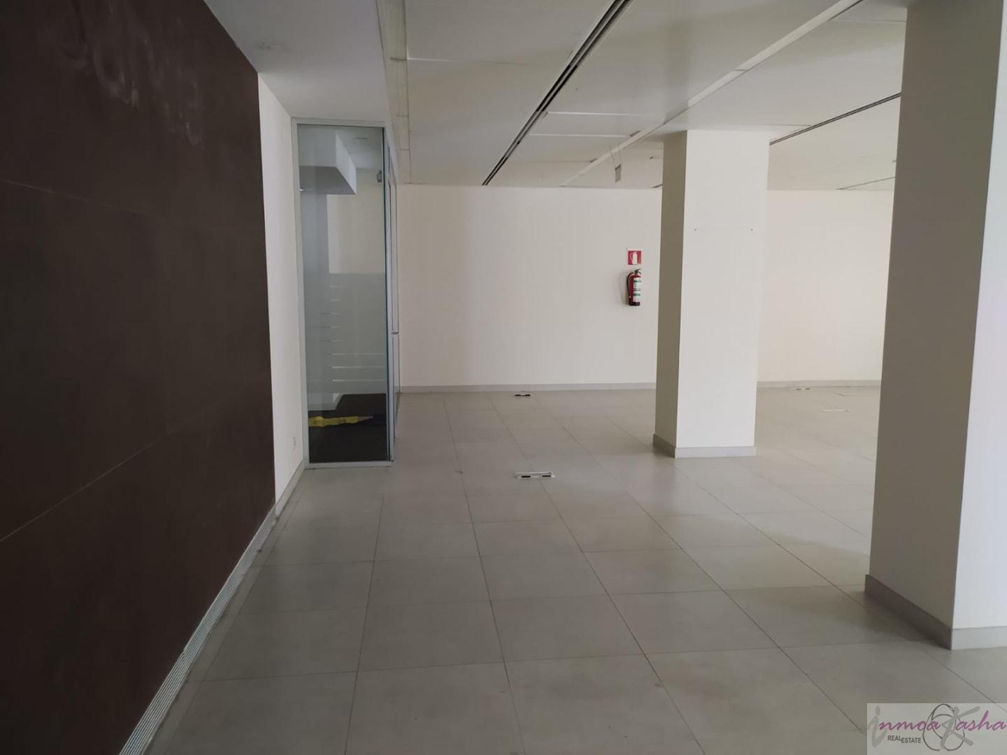 For sale of commercial in Madrid