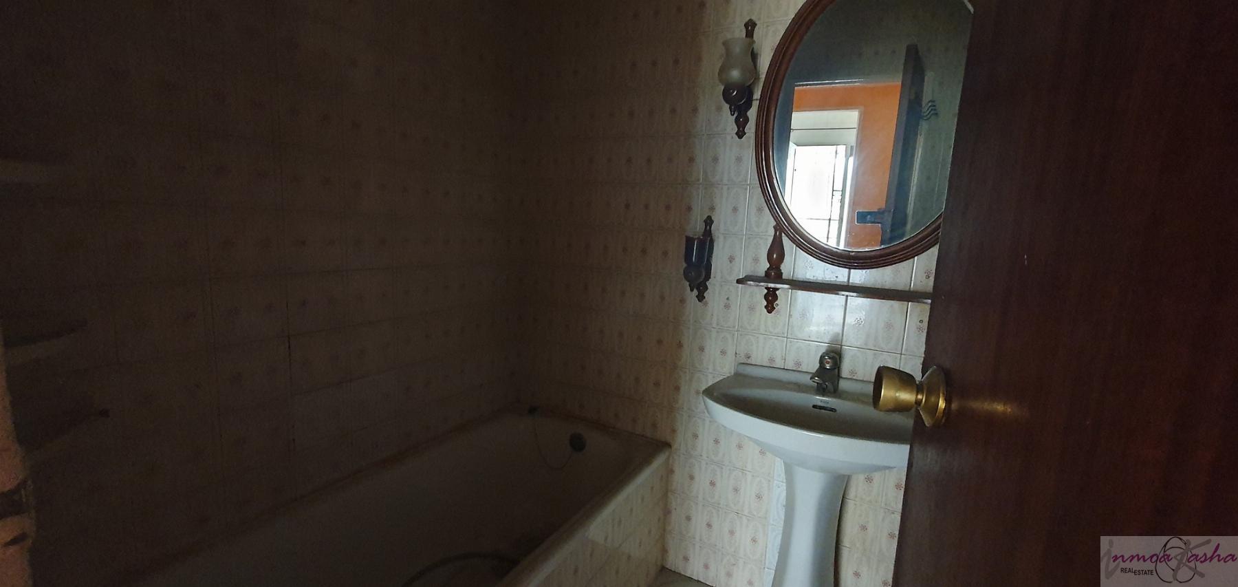 For sale of flat in Madrid