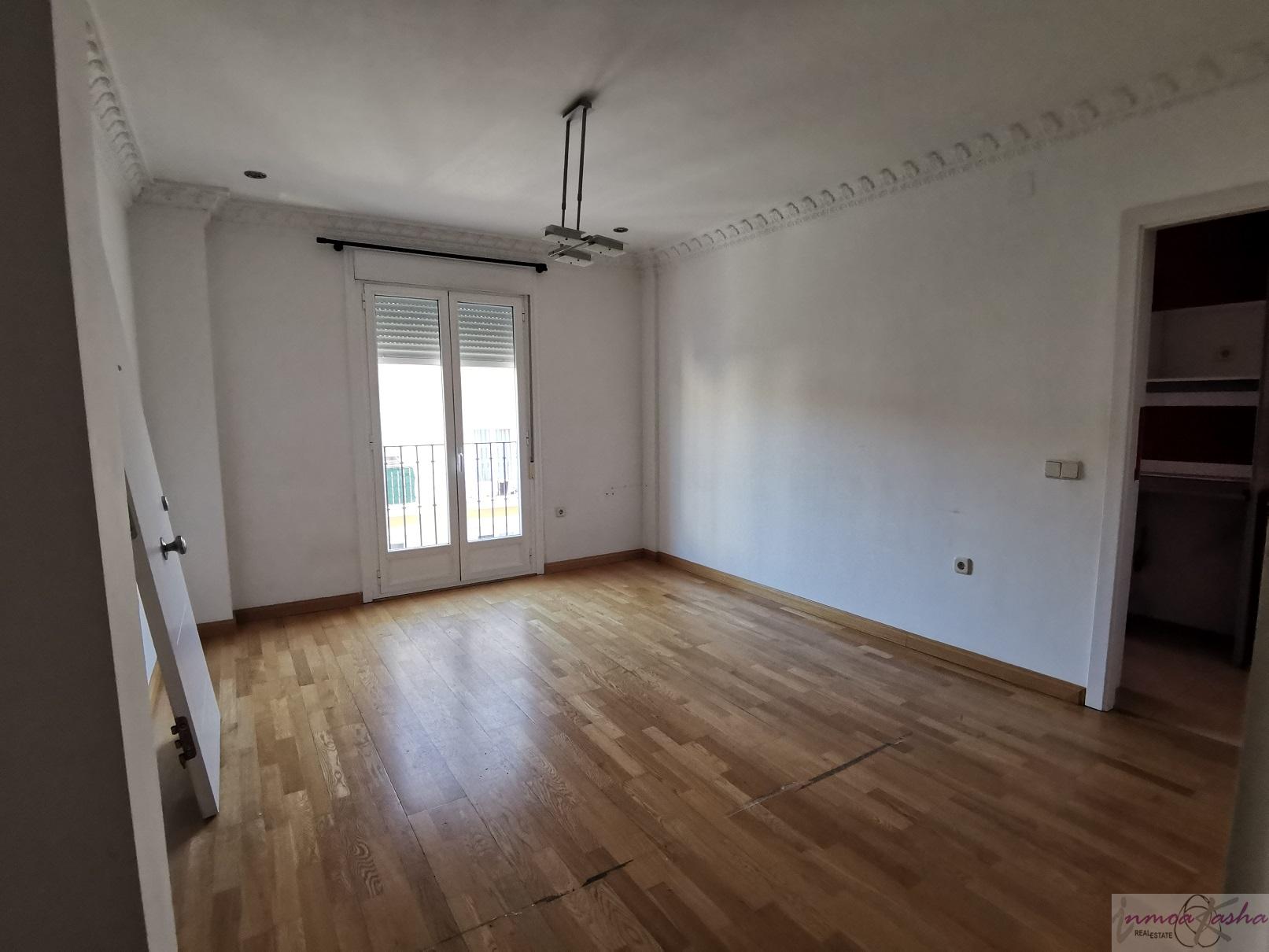 For sale of flat in Aranjuez