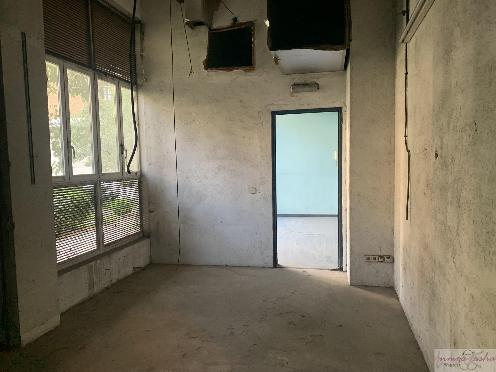 For sale of commercial in Madrid