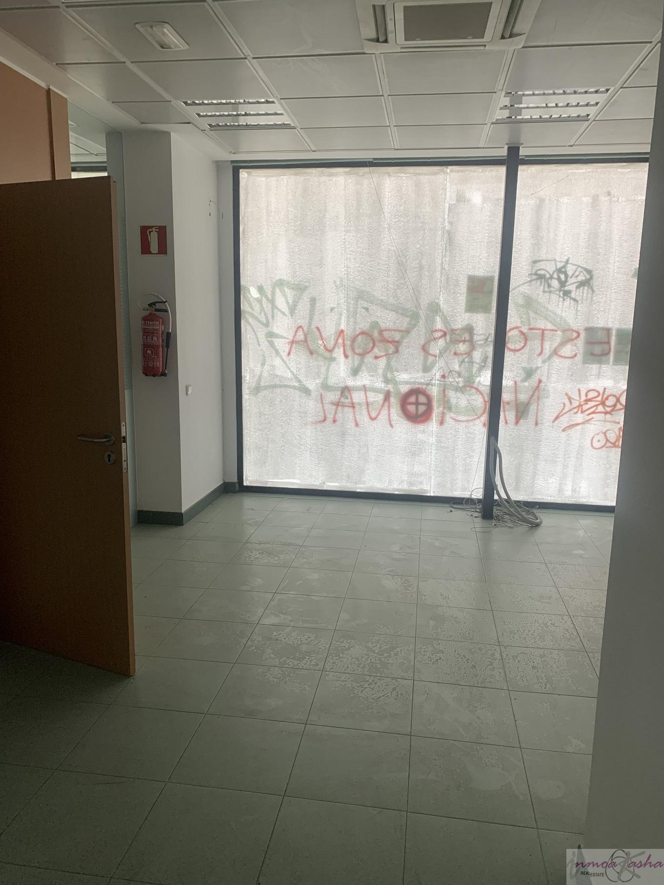 For sale of commercial in Coslada