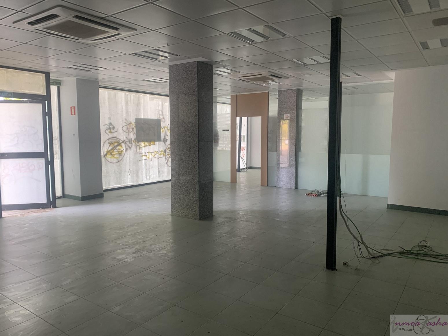 For sale of commercial in Coslada