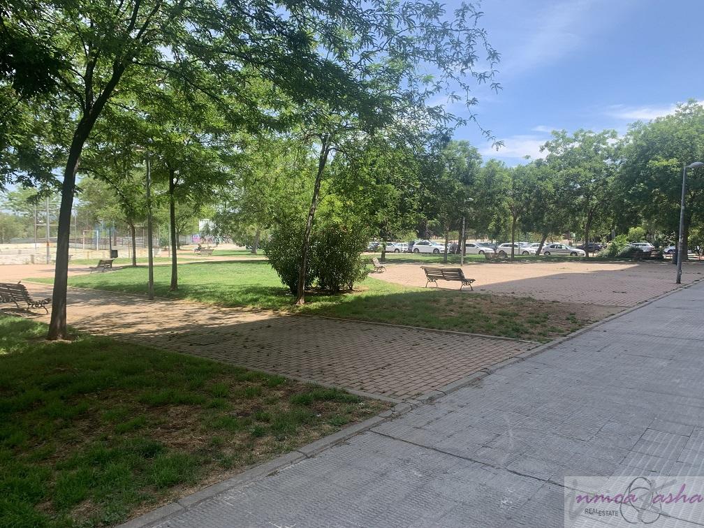 For sale of commercial in Coslada