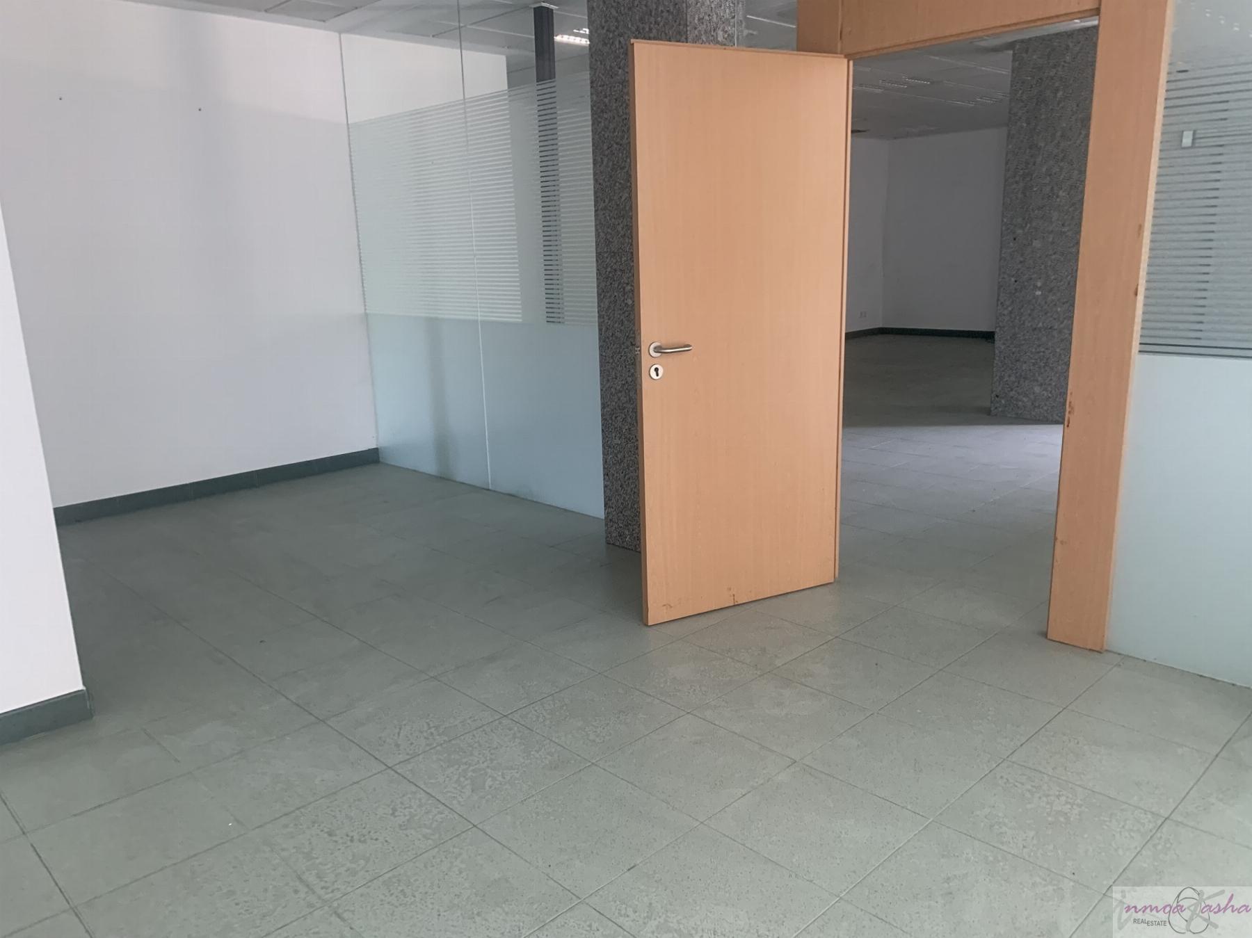 For sale of commercial in Coslada