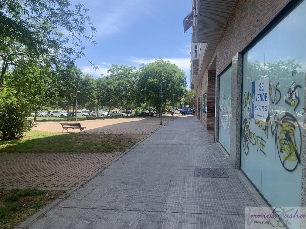 For sale of commercial in Coslada