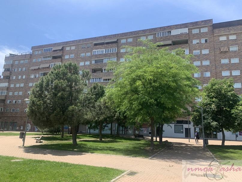 For sale of commercial in Coslada