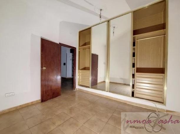 For sale of flat in Madrid