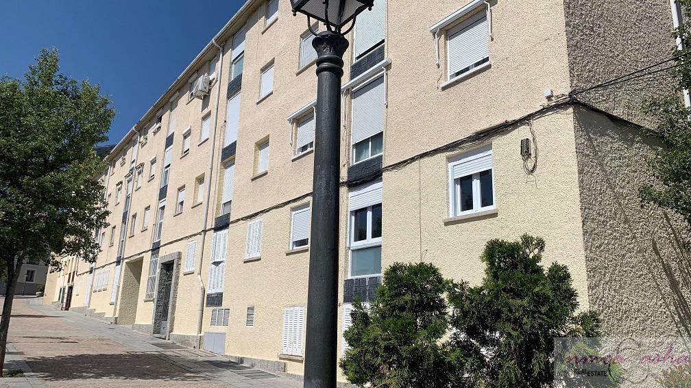 For sale of flat in San Lorenzo de El Escorial