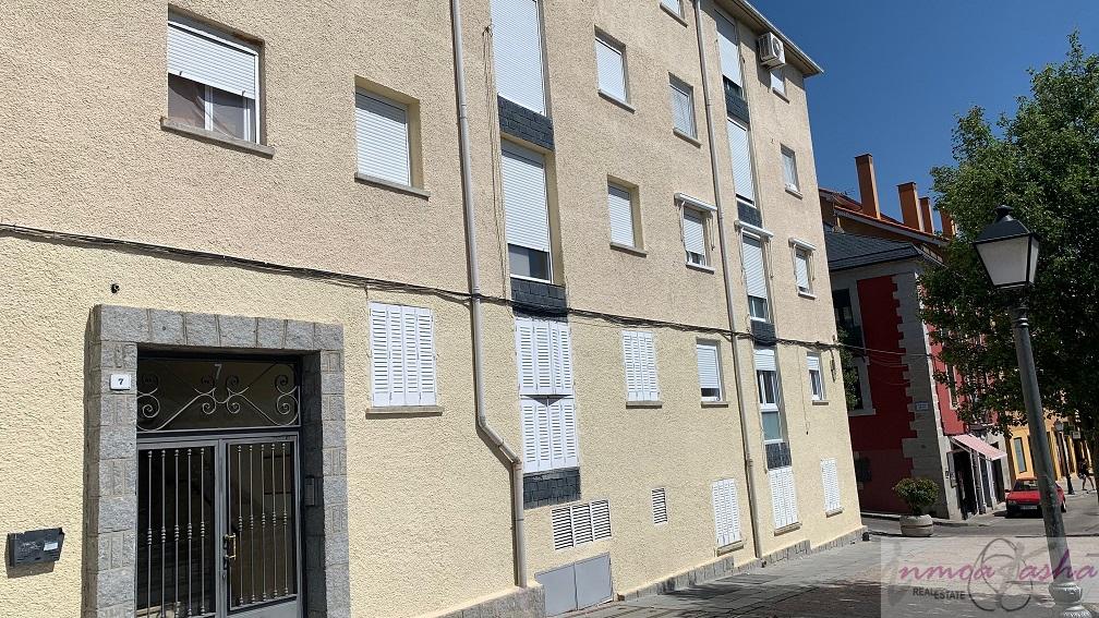 For sale of flat in San Lorenzo de El Escorial