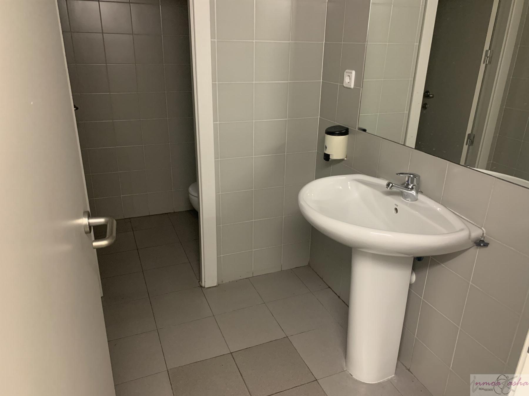 For sale of commercial in Madrid