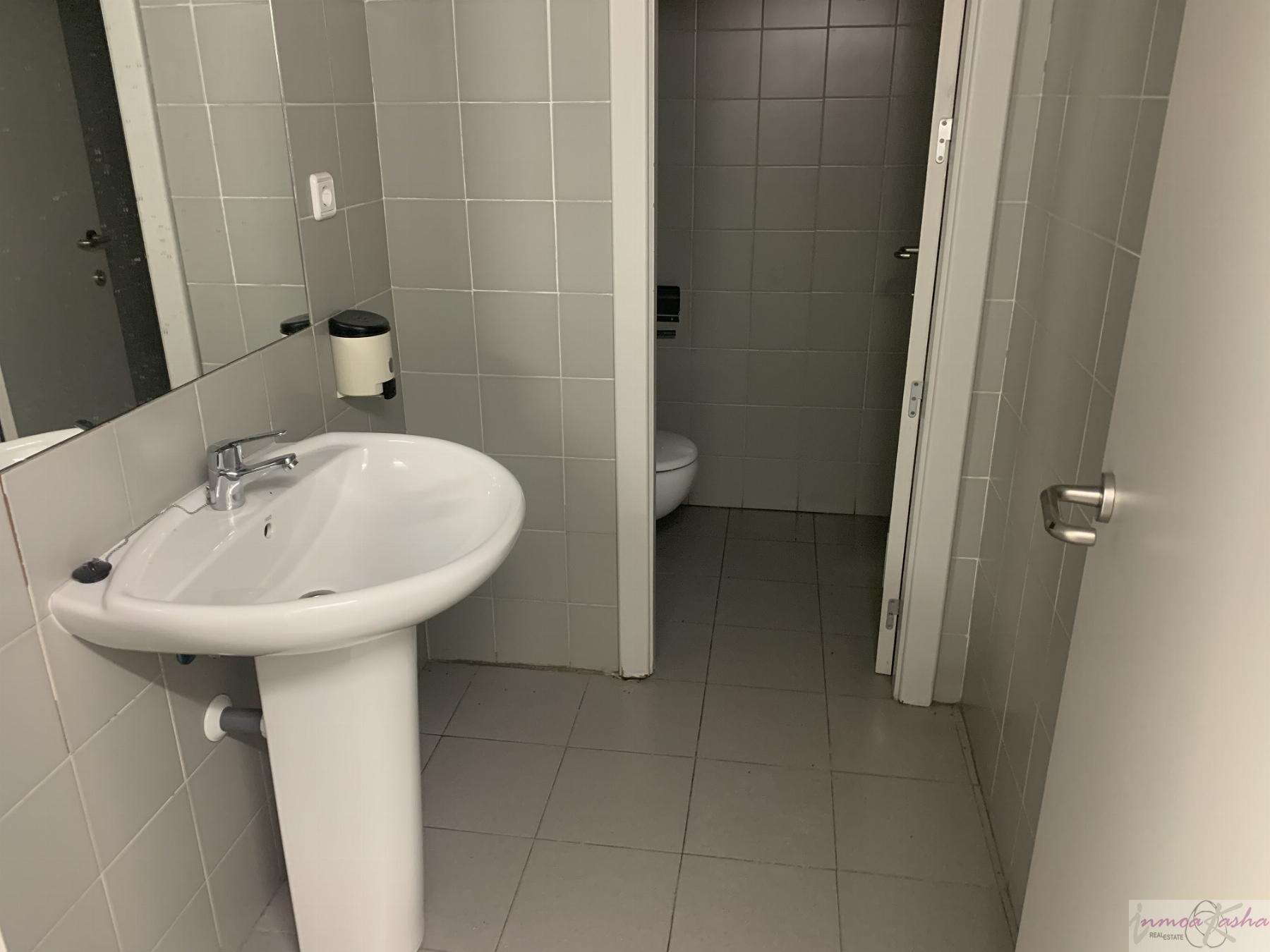 For sale of commercial in Madrid