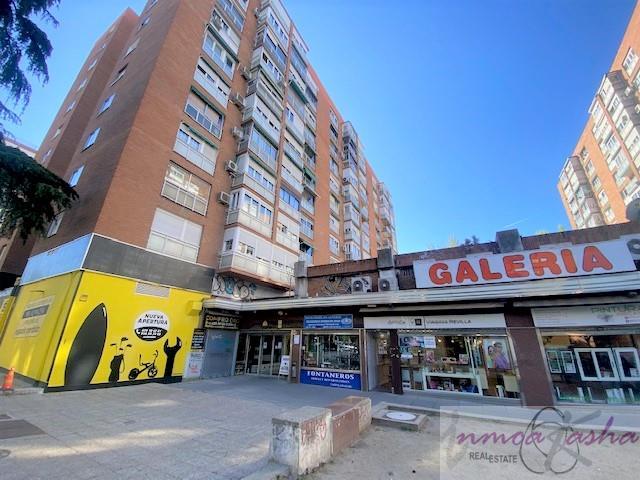 For sale of commercial in Madrid