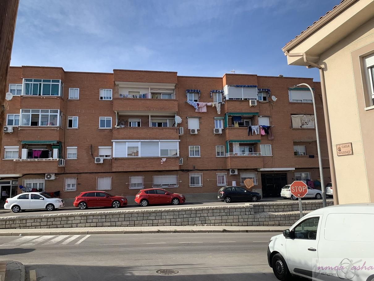 For sale of flat in Torres de la Alameda