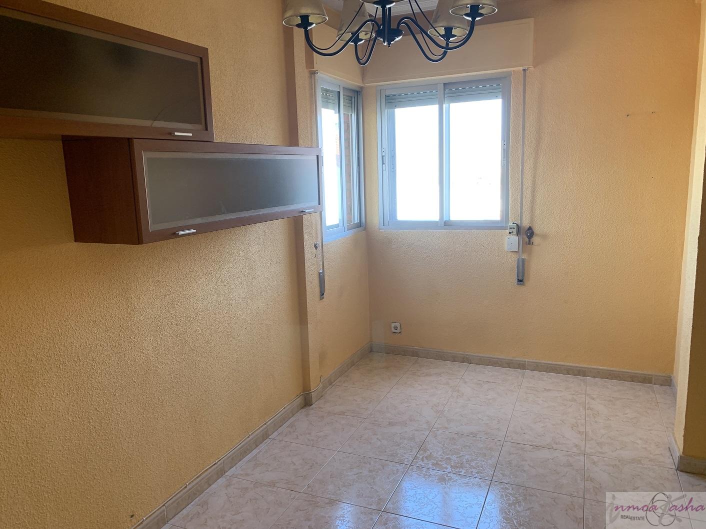 For sale of flat in Torres de la Alameda