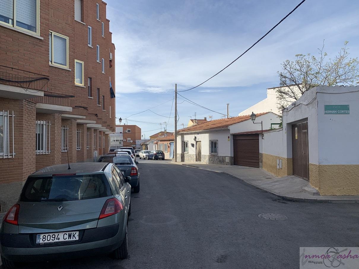 For sale of flat in Torres de la Alameda