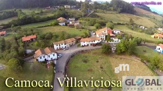 For sale of land in Villaviciosa