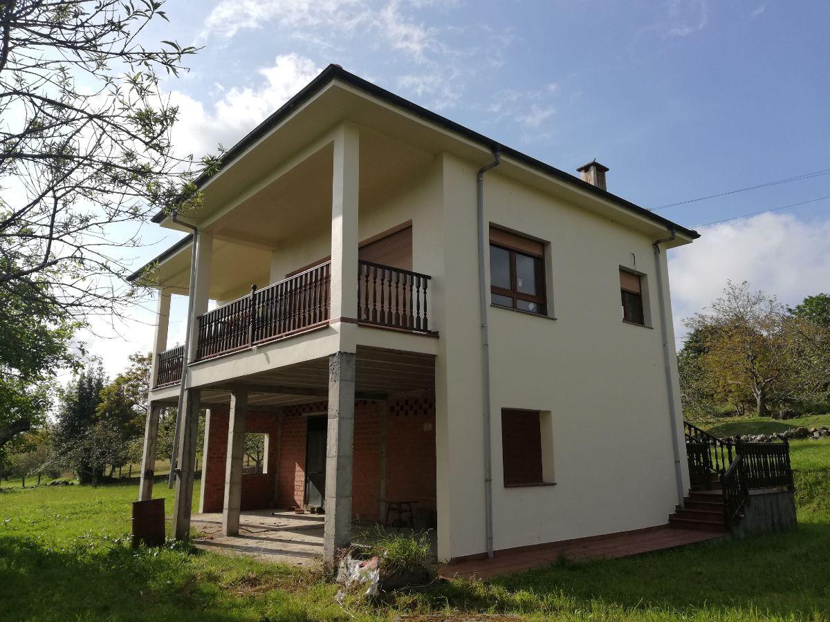 For sale of chalet in Villaviciosa