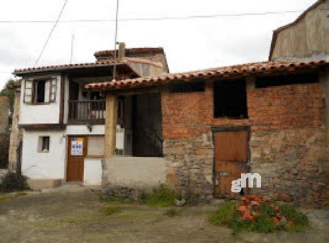 For sale of house in Colunga Concejo