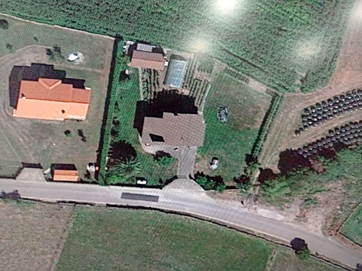 For sale of house in Villaviciosa