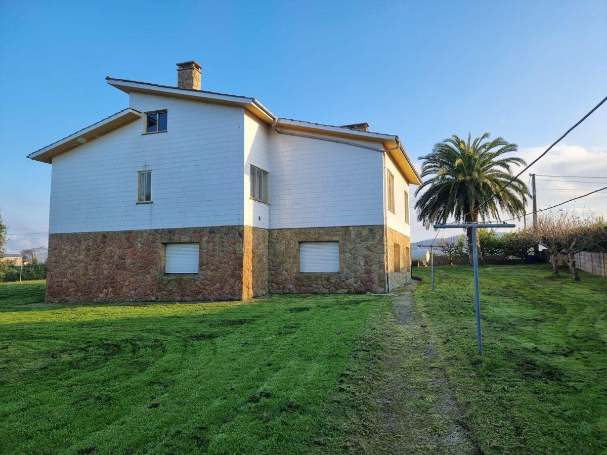 For sale of house in Villaviciosa