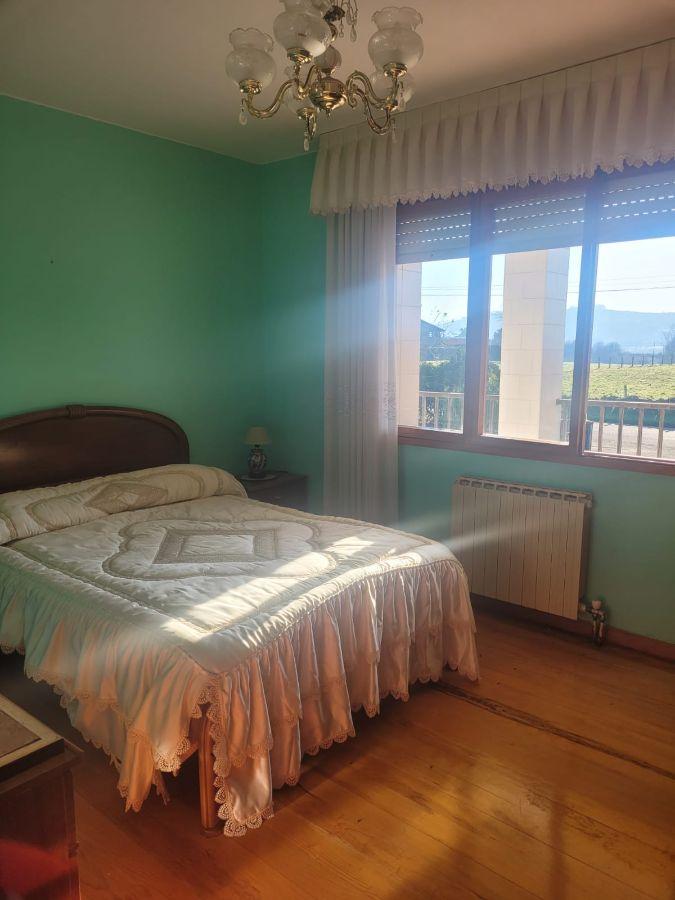 For sale of house in Villaviciosa