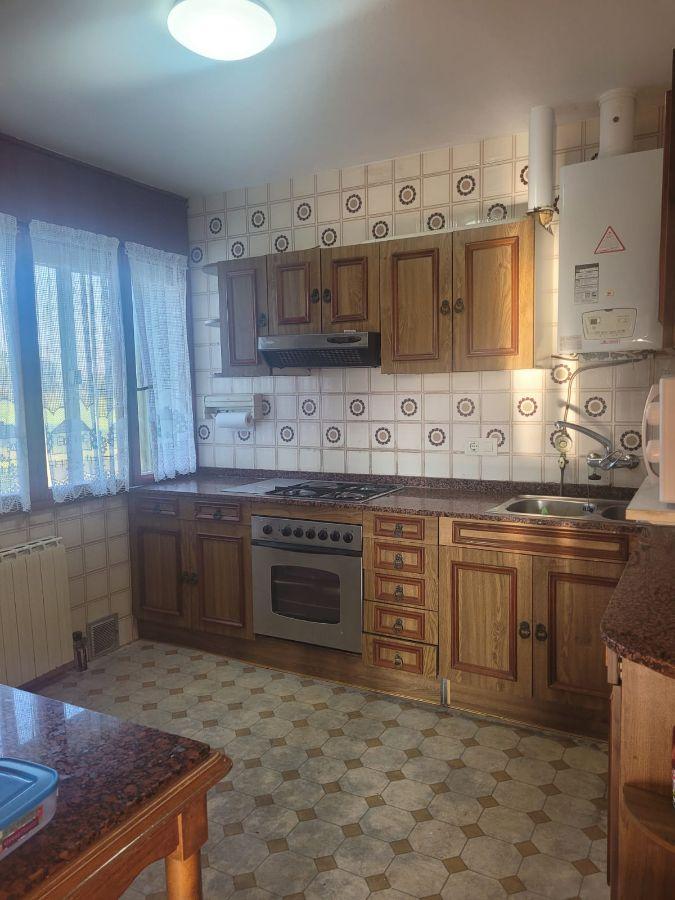 For sale of house in Villaviciosa