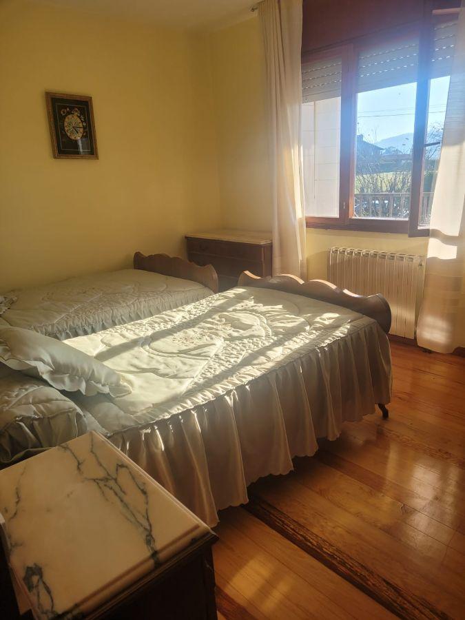 For sale of house in Villaviciosa