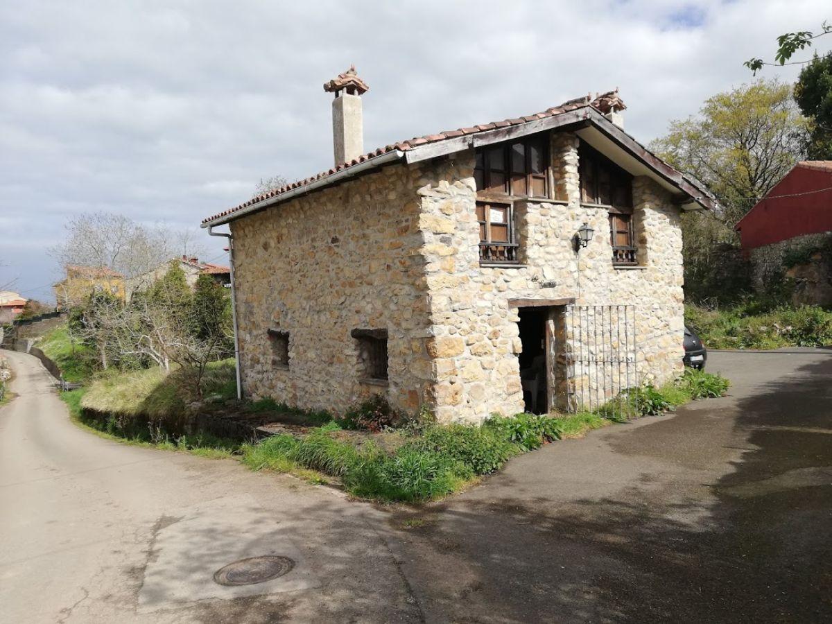 For sale of house in Colunga Concejo
