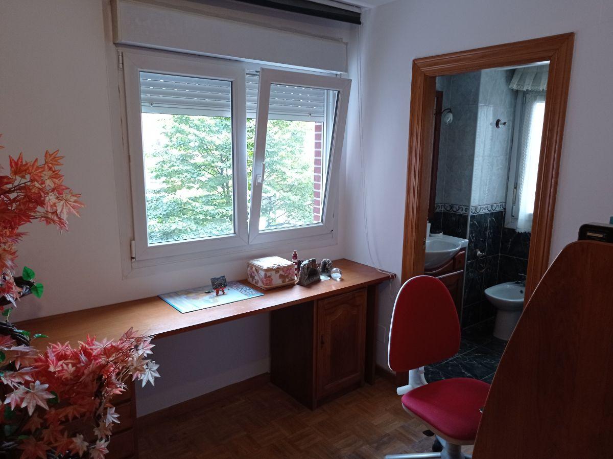 For sale of flat in Gijón