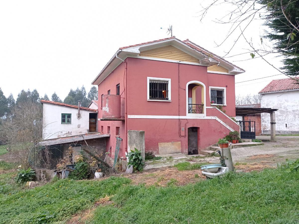 For sale of house in Llanera