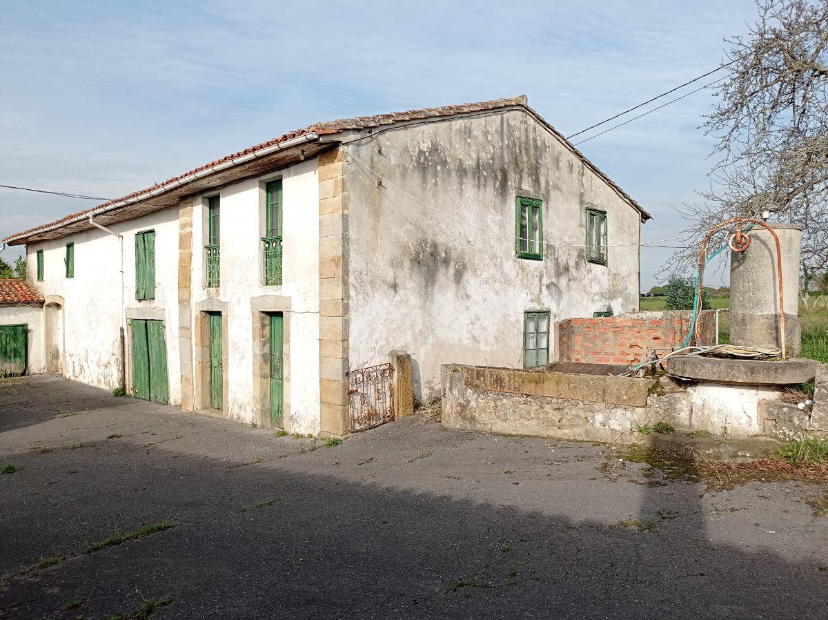 For sale of house in Villaviciosa