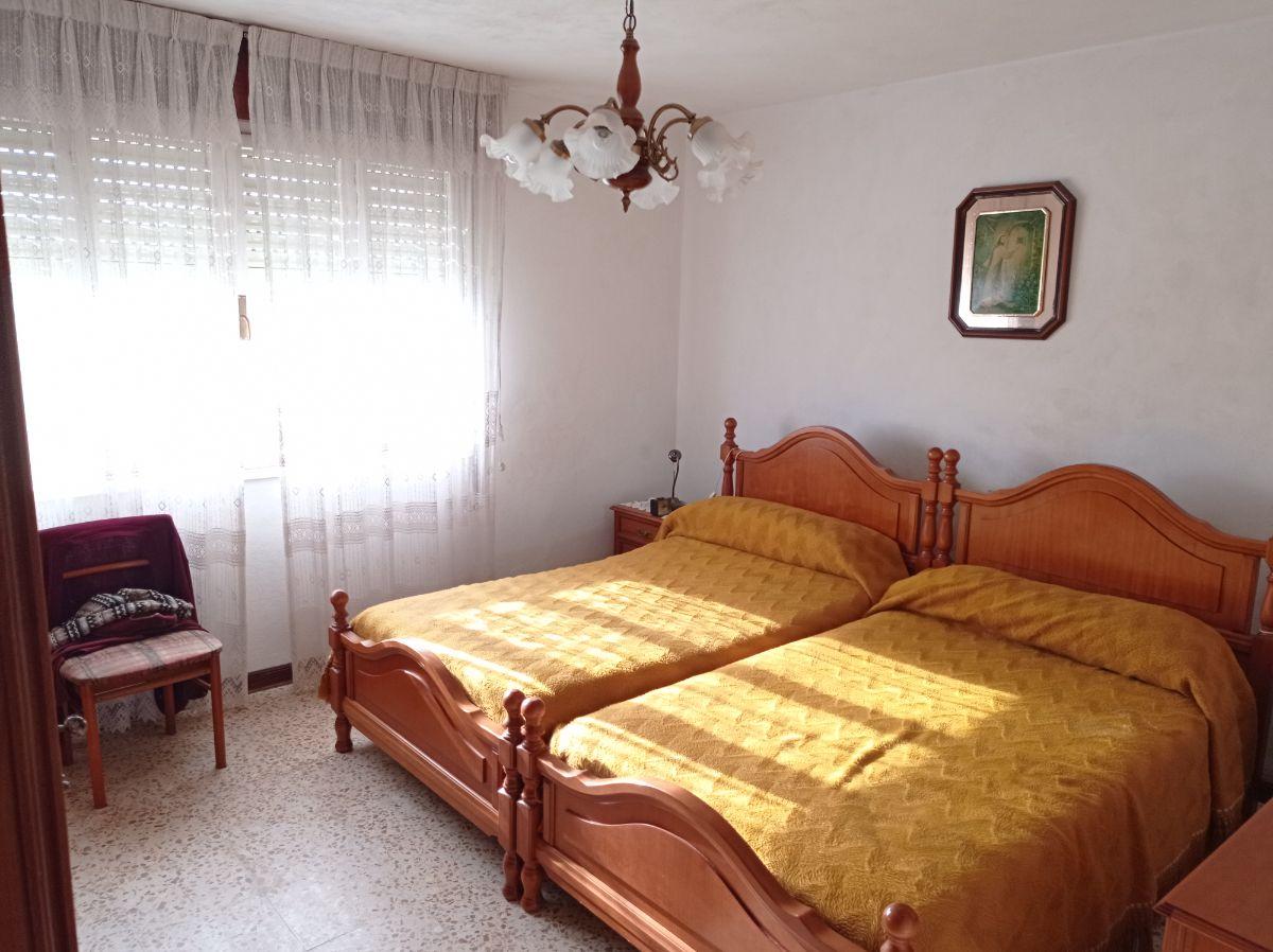 For sale of house in Villaviciosa