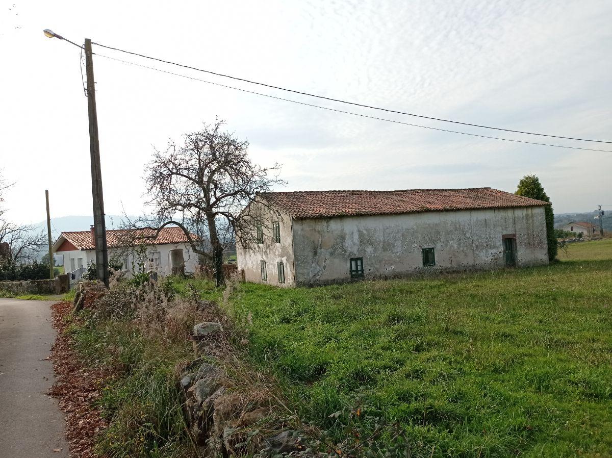 For sale of house in Villaviciosa